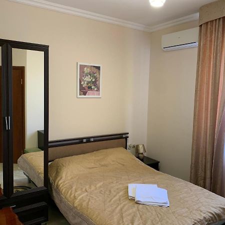 Guest House Aphyn Leto Gagra Extérieur photo
