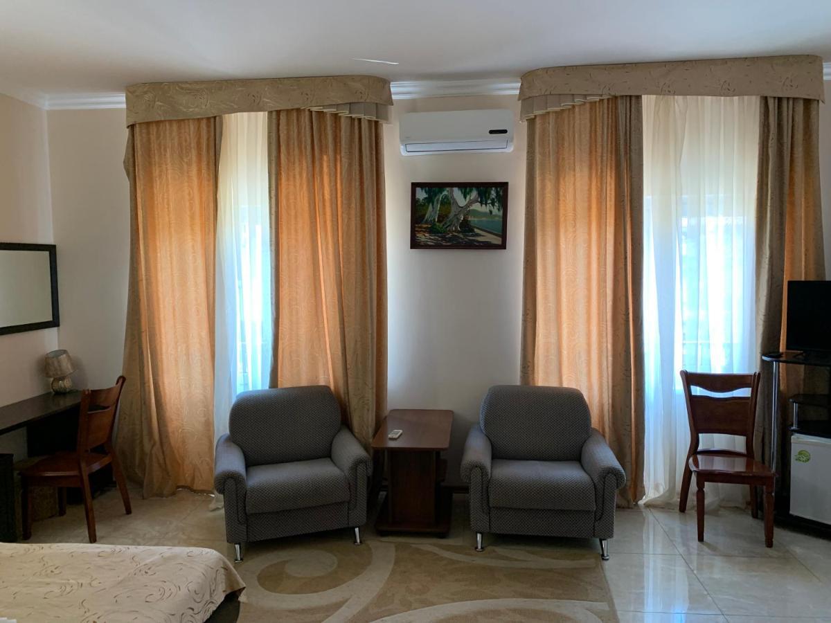 Guest House Aphyn Leto Gagra Extérieur photo